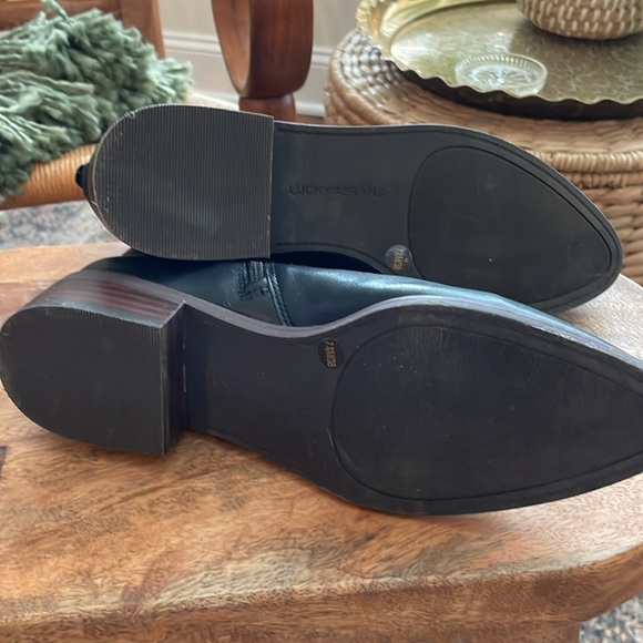 Lucky Brand black pointed toe low bootie women’s size 7 1/2 with brown h… - Picture 9 of 12